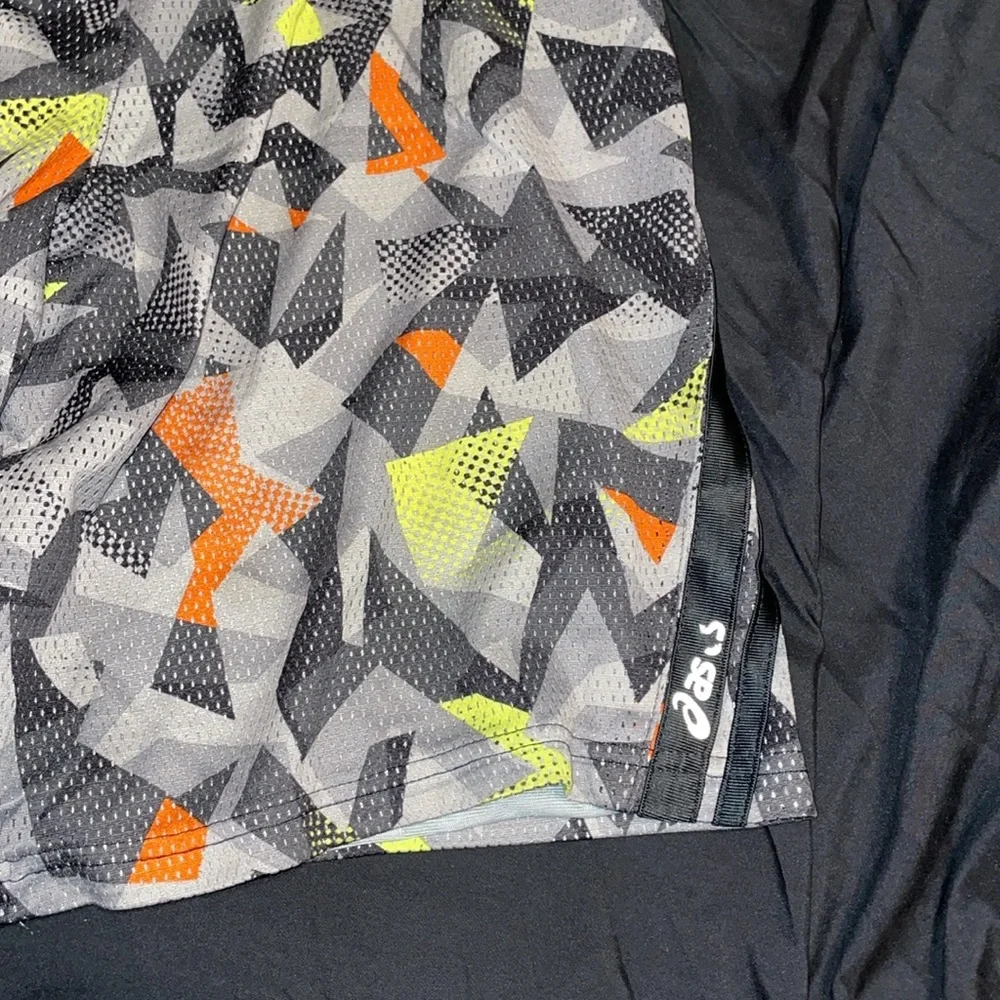 ASICS - Picture 2 of 4